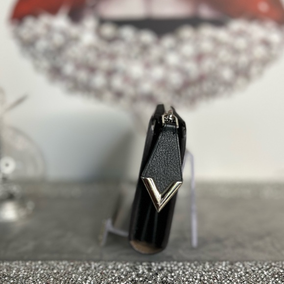 🎁 Louis Vuitton Taurillon Leather Comet Wallet Black - Picture 5 of 12